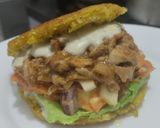 Foto del paso 14 de la receta: Arepa🥯de mazorca🌽rellena de pollo🍗, ensalada y salsa🍎tártara liviana🧆🥙🫓