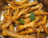 A picture of step 3 of Chicken feet.