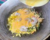Gambar langkah 5 resipi Telur Dadar Udang Versi Korea.