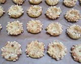 Foto langkah ke 5 dari resep Choco Peanut Thumbprint Cookies.