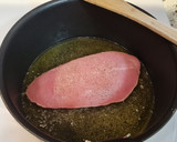 Foto del paso 2 de la receta: Solomillo de pavo en salsa de manzana y zanahoria