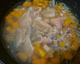 Foto langkah ke 4 dari resep Sup Salmon.