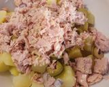 A picture of step 3 of Tuna and potato salad.