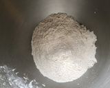 Une image de l'étape 3 de Pâte brisée aux pralines roses, lait et farine d'épeautre.