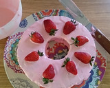Foto del paso 5 de la receta: Pastel de mantequilla con crema y fresas (Horno de microondas)