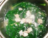 Hình bước làm 1 của món Canh ngao mồng tơi