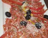 Foto del paso 2 de la receta: Tomate aceitunas y queso gamoneu