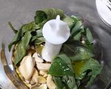 Foto del paso 1 de la receta Salsa pesto con anacardos