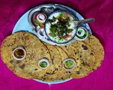 लौकी भाजी पराठा विथ दही चटणी (lauki bhaji paratha recipe in marathi) रेसिपी स्टेप 4 फोटो 