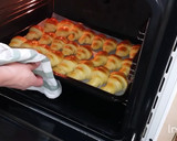 Foto del paso 9 de la receta: Medias lunas o Croissant masa casera / rellenos de dulce de leche