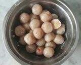 Foto langkah ke 2 dari resep Cilok Kornet Saus Petis.