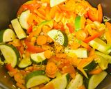A picture of step 5 of Zucchini with rice and other vegetables in a multicooker.