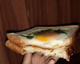 Foto langkah ke 7 dari resep Sunny Side Up Toast (Roti Panggang Telur).