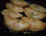 A picture of step 7 of Mawa Gujia.