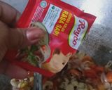 Foto langkah ke 6 dari resep Tuna Tepung Sambal Mbe.