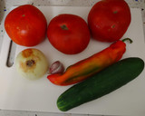 Foto del paso 4 de la receta: Tortillitas de camarones y salmorejo
