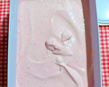 Foto del paso 9 de la receta: Helado de fresas casero con yogur griego de toffee