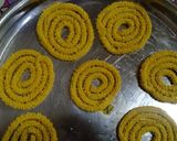 A picture of step 5 of Chakli.
