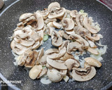 Foto del paso 3 de la receta: Pechuga de Pollo en Salsa de Soja con Champiñones