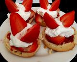 A picture of step 2 of Butterfly Strawberry Scones 😁.