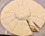 Foto del paso 5 de la receta: Pastel salado de hojaldre con jamón, queso y sésamo “sin gluten”