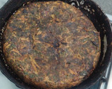 Foto del paso 4 de la receta: Tortilla de Hojas y Pencas de Remolacha, y Tallarines sobrantes