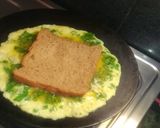A picture of step 2 of Palak bread omelete.