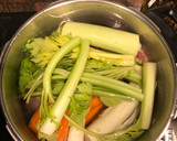 Foto del paso 2 de la receta: Caldo casero de pollo
