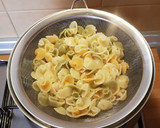 Foto del paso 3 de la receta: Ensalada de pasta con frutos secos