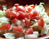 Foto del paso 3 de la receta: Ensalada con manzana 🍏🍅🥬