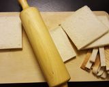 Hình bước làm 1 của món Sandwich nướng cùng Xúc xích & Phômai