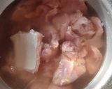 A picture of step 1 of Akhni pulav.