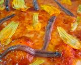 Foto del paso 4 de la receta Pizza de flores de calabaza y anchoas