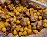 Foto del paso 3 de la receta: Ensalada de verano con legumbres, longaniza, sobrasada y miel