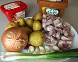 【韓式】馬鈴薯排骨湯的食譜步驟1照片