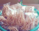 Foto langkah ke 6 dari resep Stick bawang gurih n renyah,  no telur.