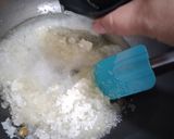 A picture of step 5 of Suji katli halwa.