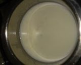 A picture of step 2 of Khajoor milkshake.