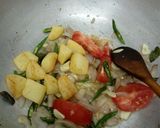 Foto langkah ke 4 dari resep Sarden Kaleng Terong Pedas.
