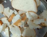 A picture of step 4 of 10 min.Garlic bread Breakfast.
