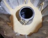 Foto langkah ke 7 dari resep Marmer cake sederhana dan mudah.
