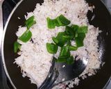 मेक्सिकन राइस (Mexican Rice recipe in marathi) रेसिपी स्टेप 3 फोटो 