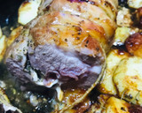 Foto del paso 5 de la receta: Solomillo de cerdo relleno con salsa de miel a la mostaza, acompañado de papas al tomillo ♥️