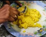 झटपट मिल्कपावडर पासून केशर पेढे.. (Instant Milk Powder Kesar Peda Recipe In Marathi) रेसिपी स्टेप 5 फोटो 