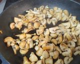 Foto del paso 4 de la receta Filetes de Pechuga de Pavo al ajillo en Salsa cremosa