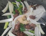 Foto langkah ke 3 dari resep Tumis brokoli buncis siram kornet.