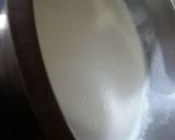 A picture of step 2 of Strawberry Milkshake.