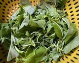 Foto langkah ke 1 dari resep Sayur Bening Bayam & Oyong.