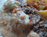 Foto del paso 13 de la receta: Medallones de pies de cerdo y champiñones en salsa de almendras y vinagre de Jerez