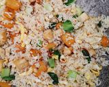 Gambar langkah 3 resipi Nasi Goreng Tauhu, Fish Cake & Bok Choy.